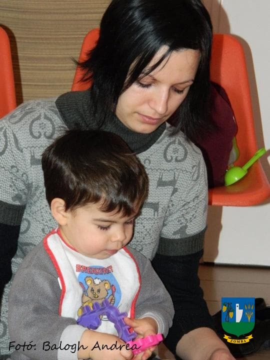 Védőnői szolgálat és babajátszó