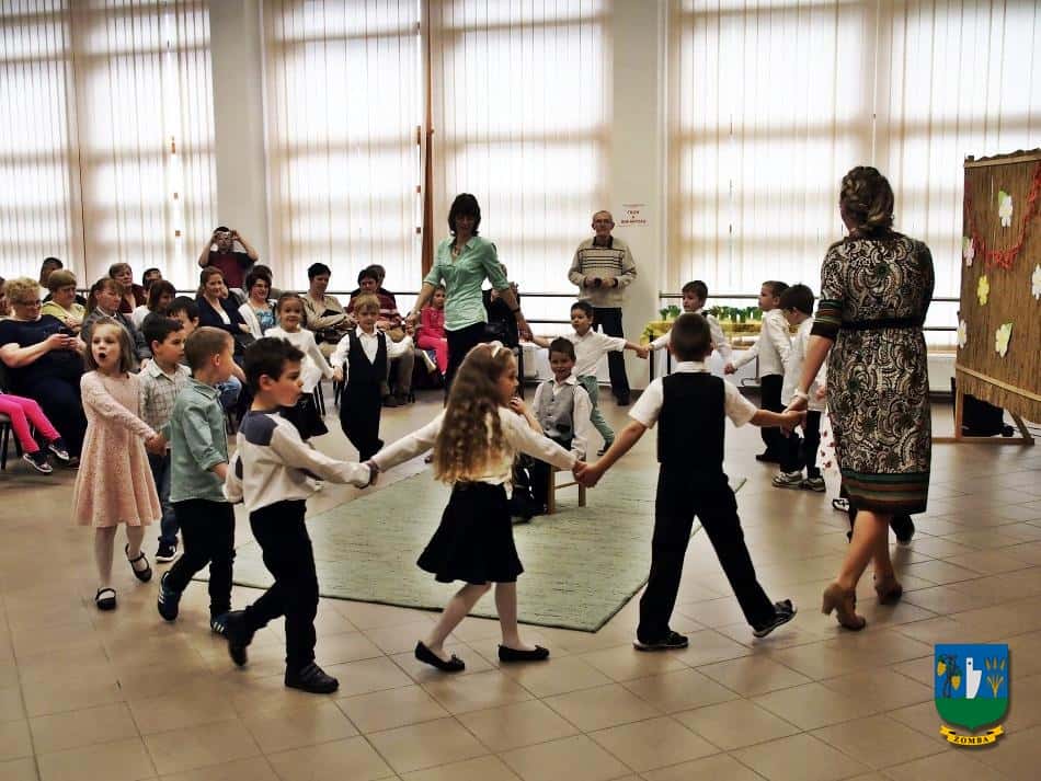 2016. május 12. Anyák napi évzáró, Halacska csoport