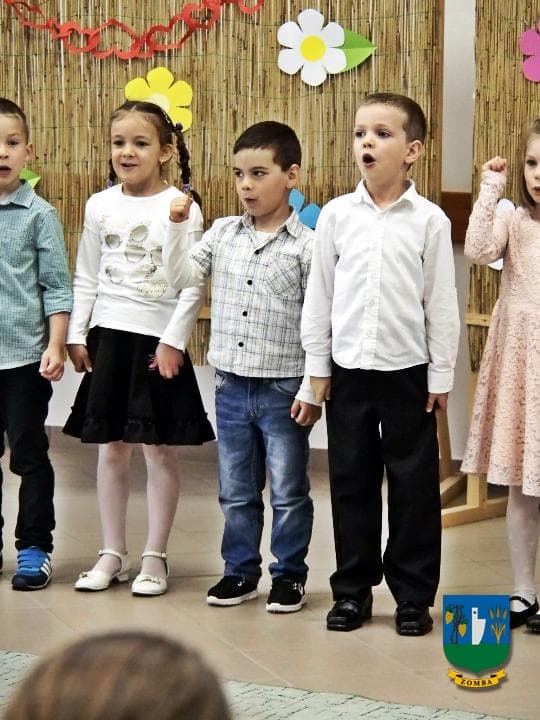 2016. május 12. Anyák napi évzáró, Halacska csoport