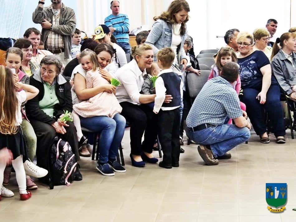 2016. május 12. Anyák napi évzáró, Halacska csoport