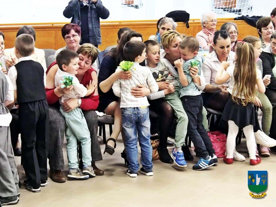 2016. május 12. Anyák napi évzáró, Halacska csoport