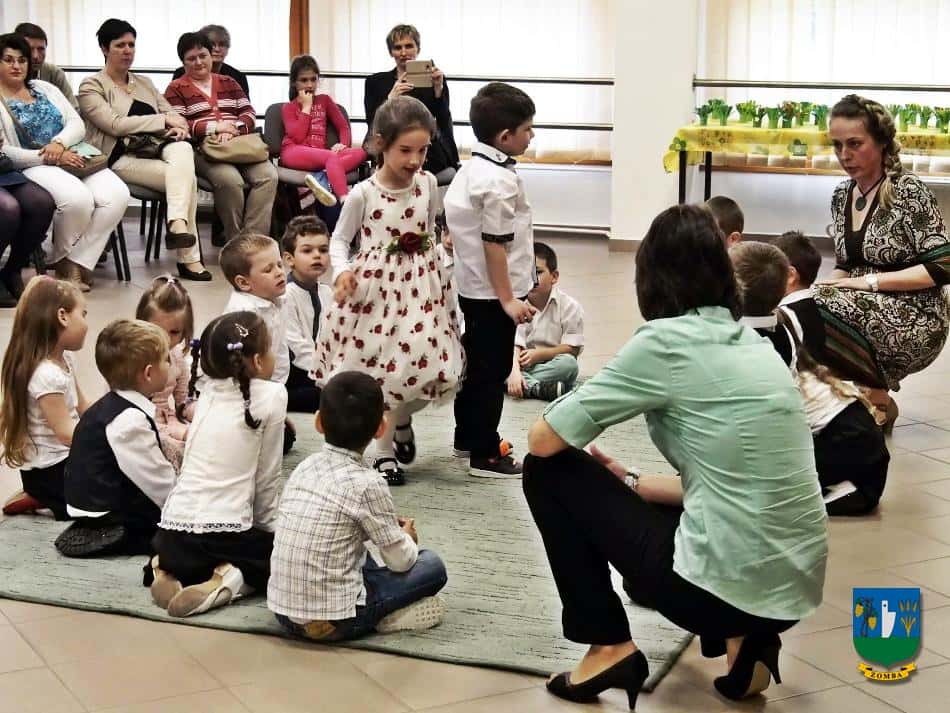 2016. május 12. Anyák napi évzáró, Halacska csoport