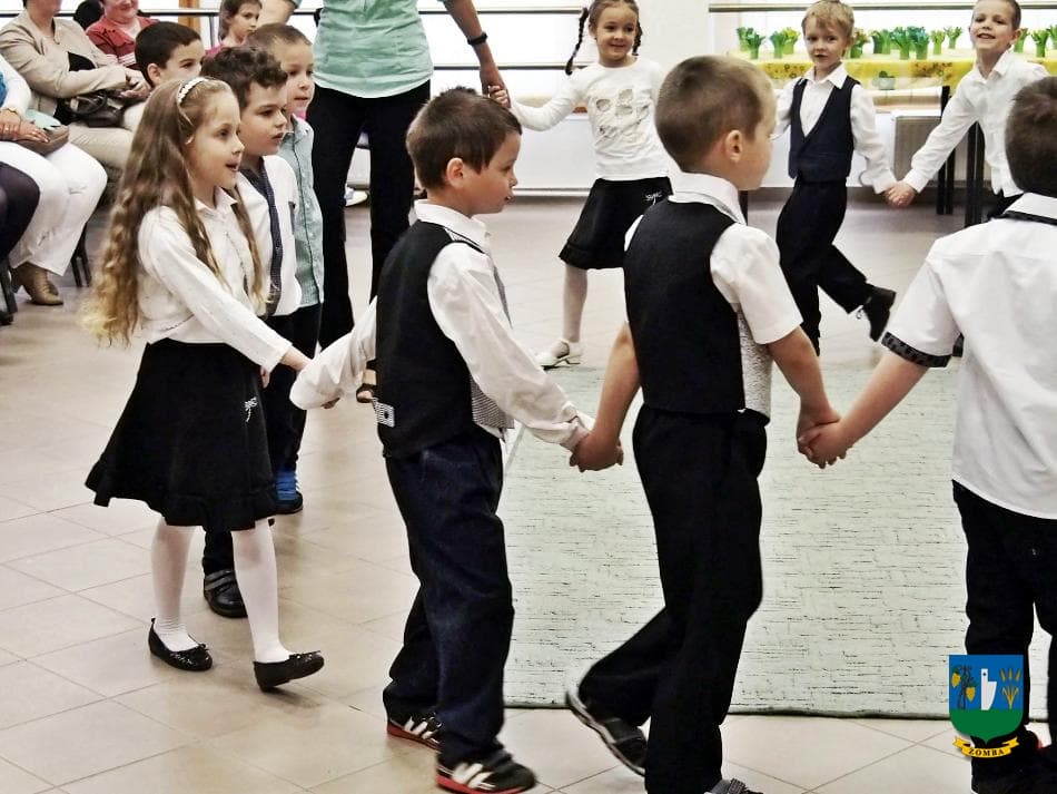 2016. május 12. Anyák napi évzáró, Halacska csoport