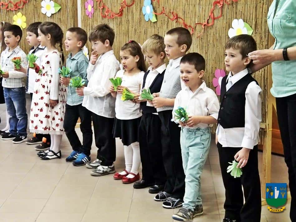 2016. május 12. Anyák napi évzáró, Halacska csoport
