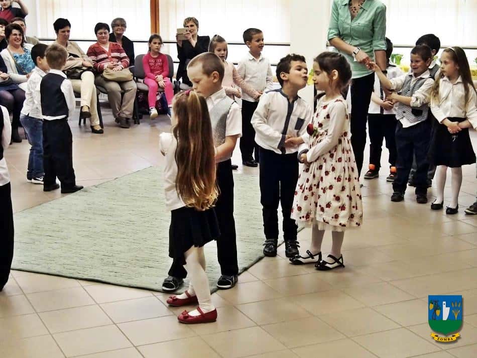 2016. május 12. Anyák napi évzáró, Halacska csoport