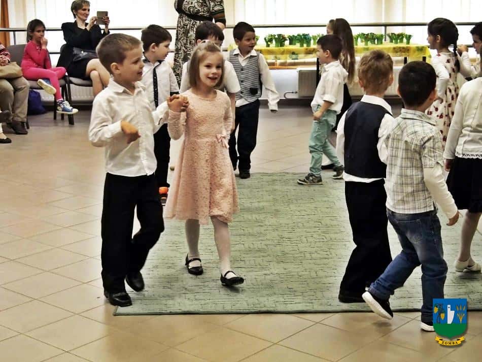 2016. május 12. Anyák napi évzáró, Halacska csoport