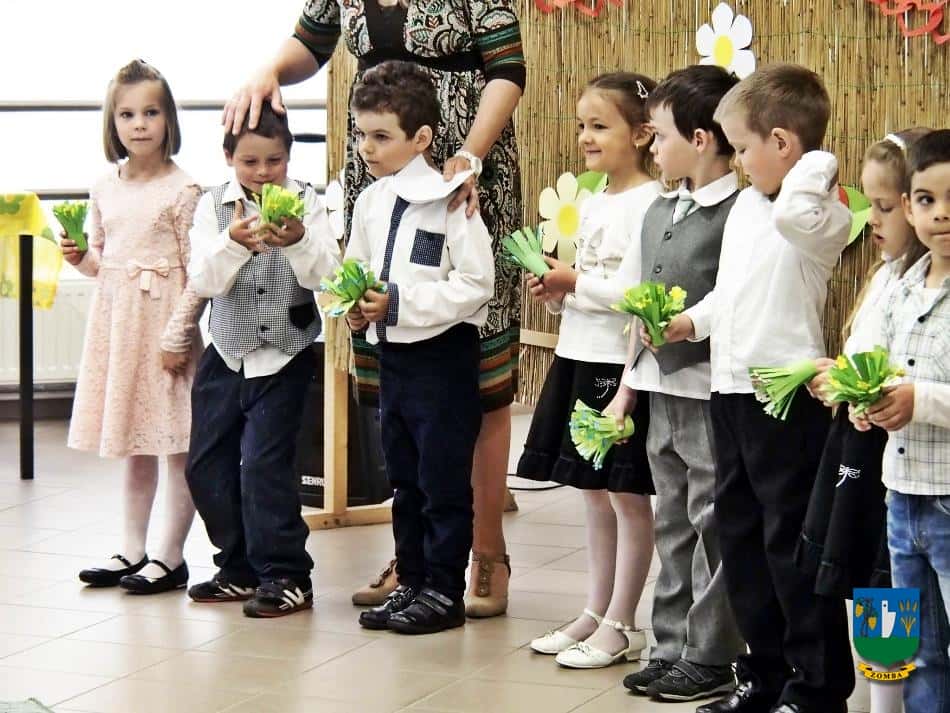 2016. május 12. Anyák napi évzáró, Halacska csoport