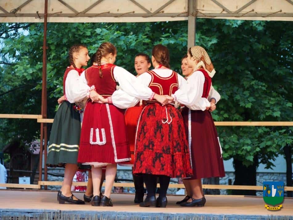 2015. Falunap
