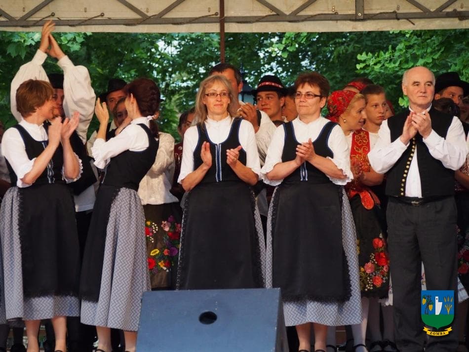 2015. Falunap