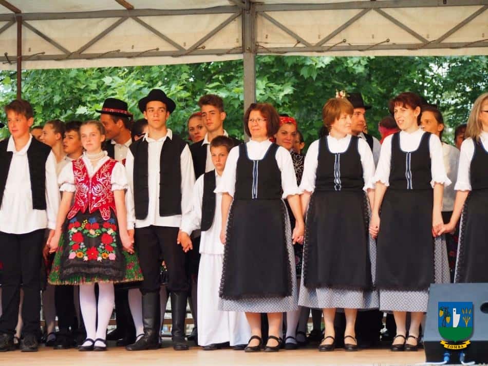 2015. Falunap