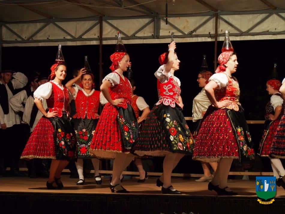 2015. Falunap