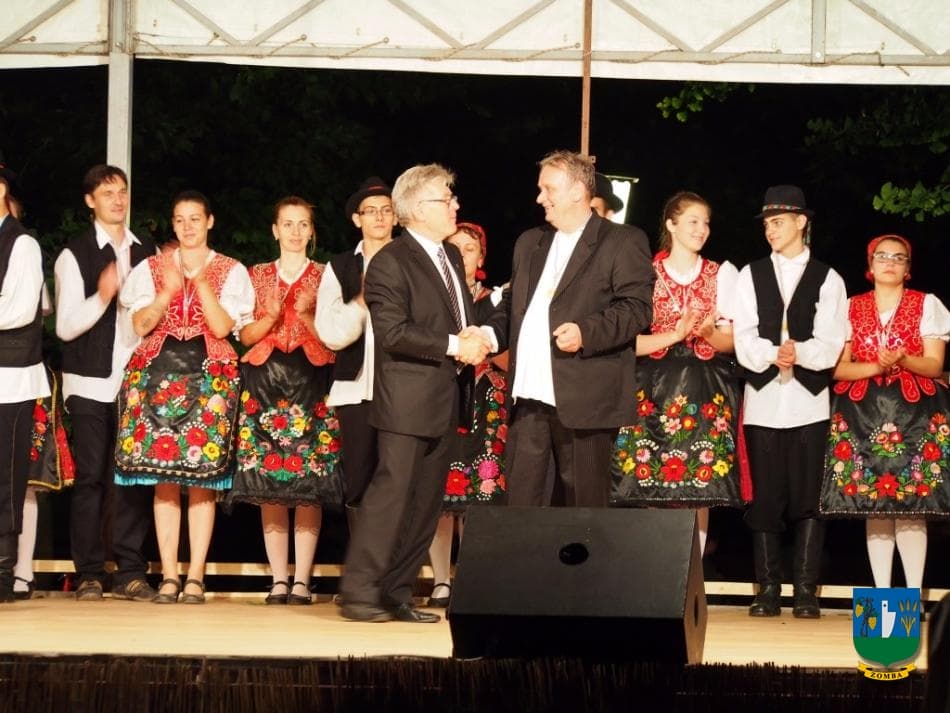 2015. Falunap