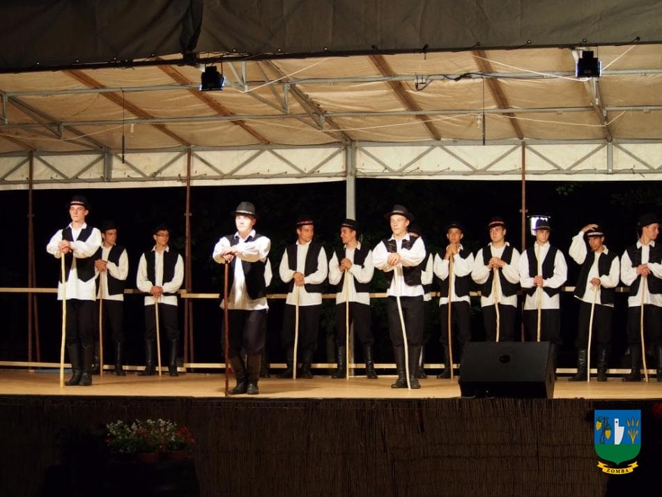 2015. Falunap