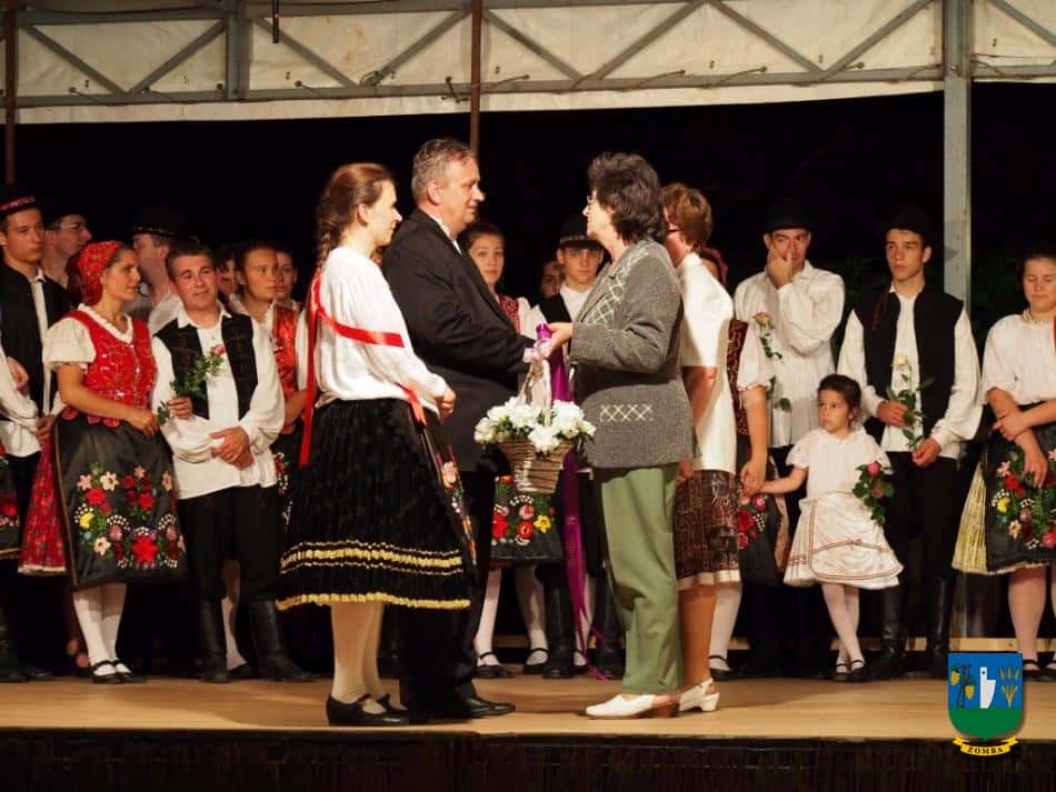 2015. Falunap