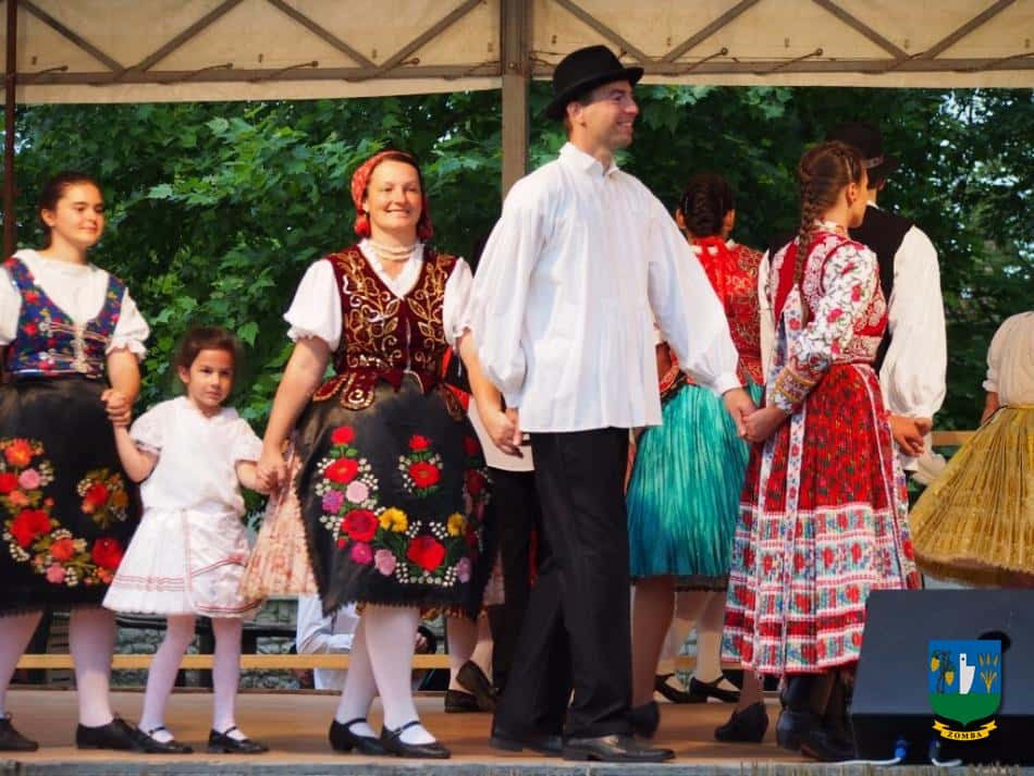 2015. Falunap