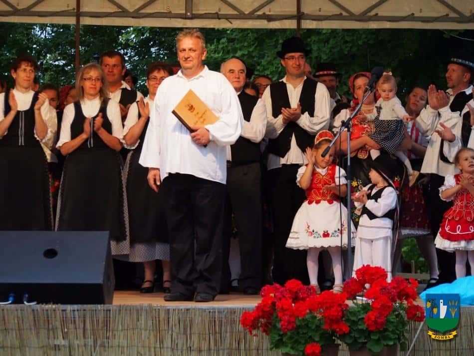 2015. Falunap
