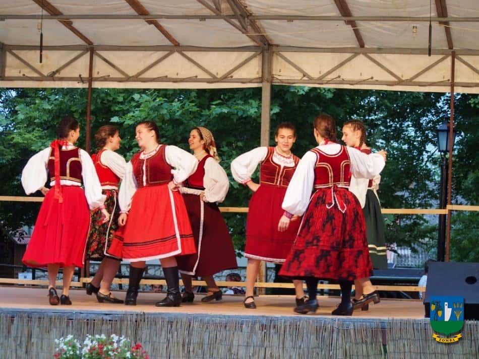 2015. Falunap
