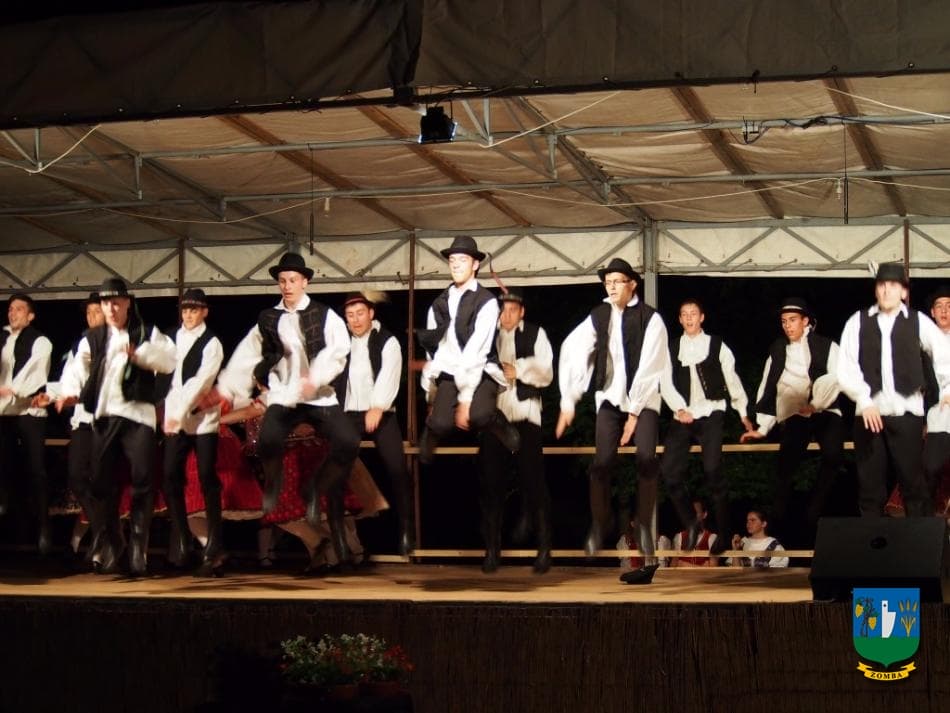 2015. Falunap