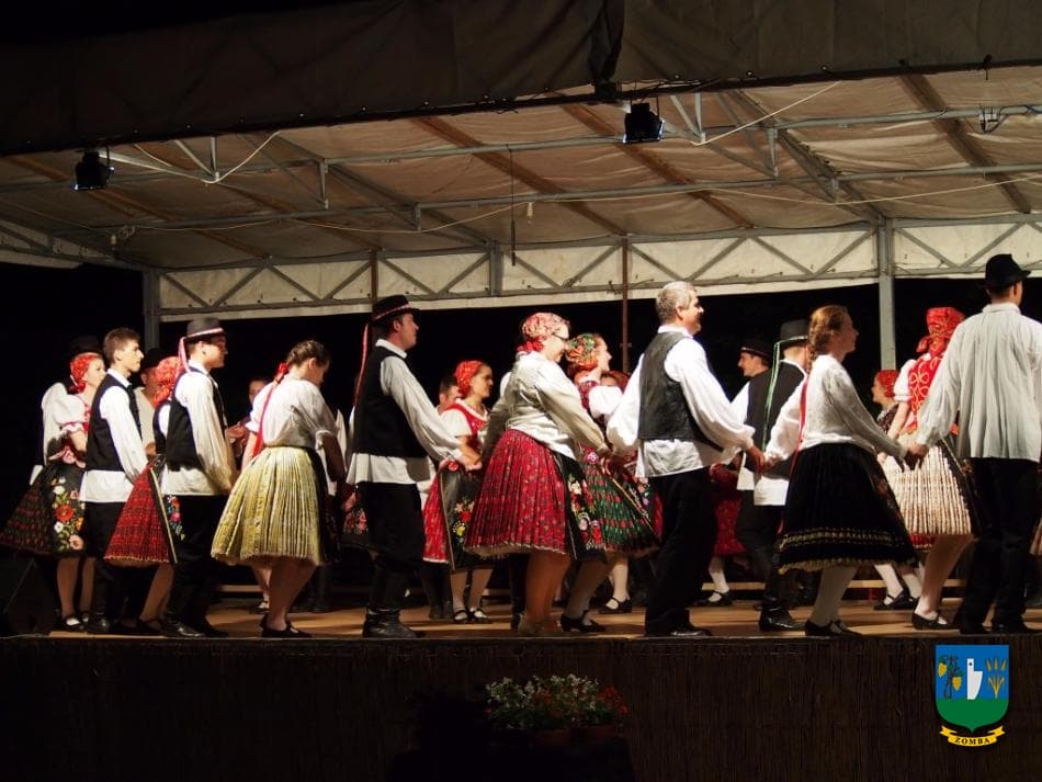 2015. Falunap