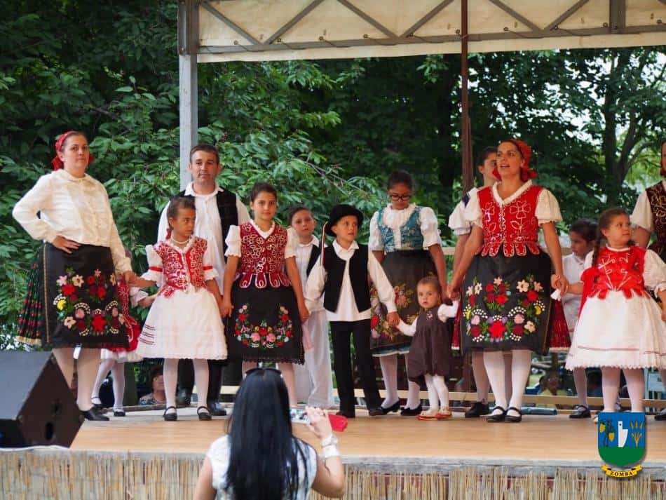 2015. Falunap