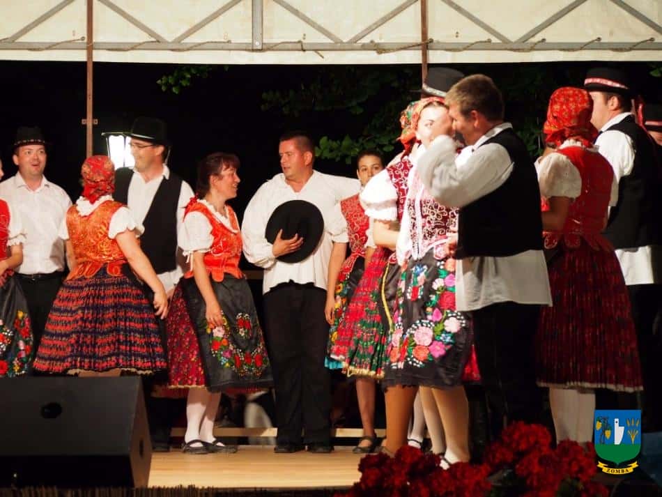 2015. Falunap