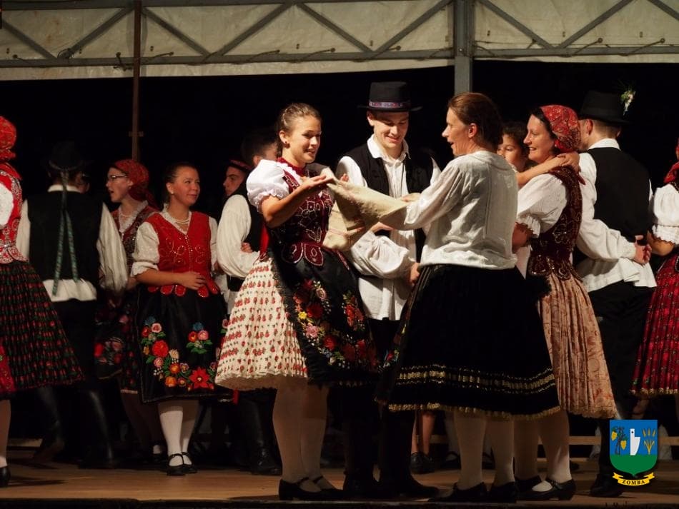 2015. Falunap