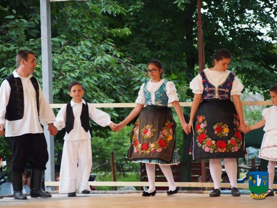 2015. Falunap