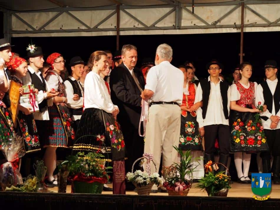 2015. Falunap