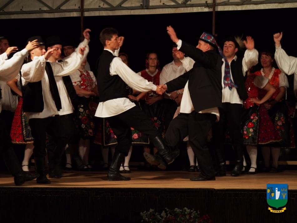 2015. Falunap