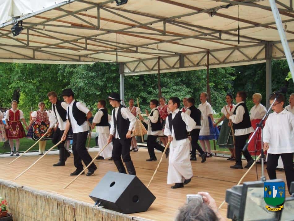2015. Falunap