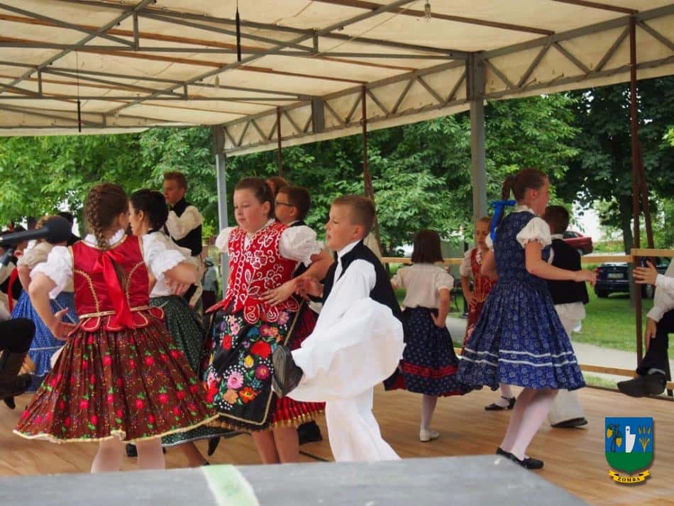 2015. Falunap