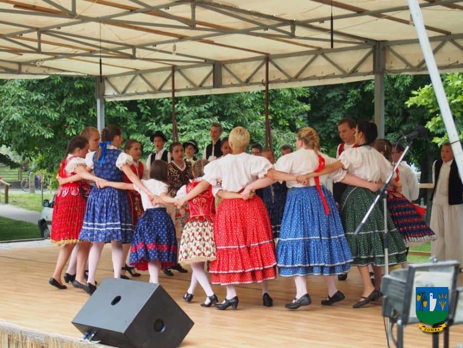 2015. Falunap