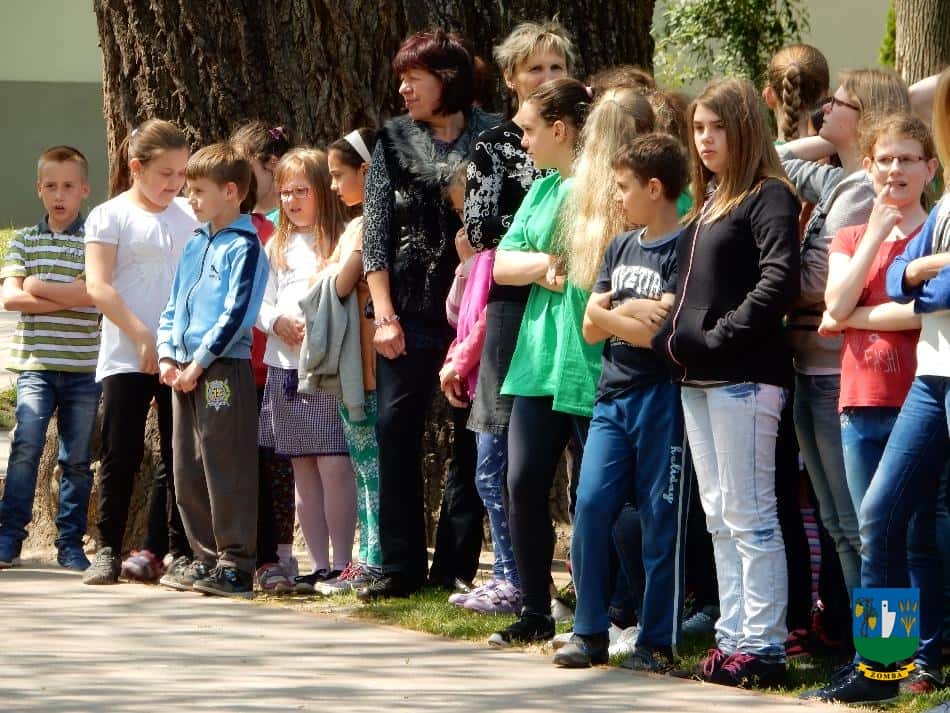 2016. május 6. Játszótér átadás