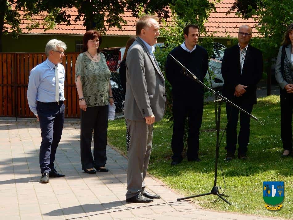 2016. május 6. Játszótér átadás