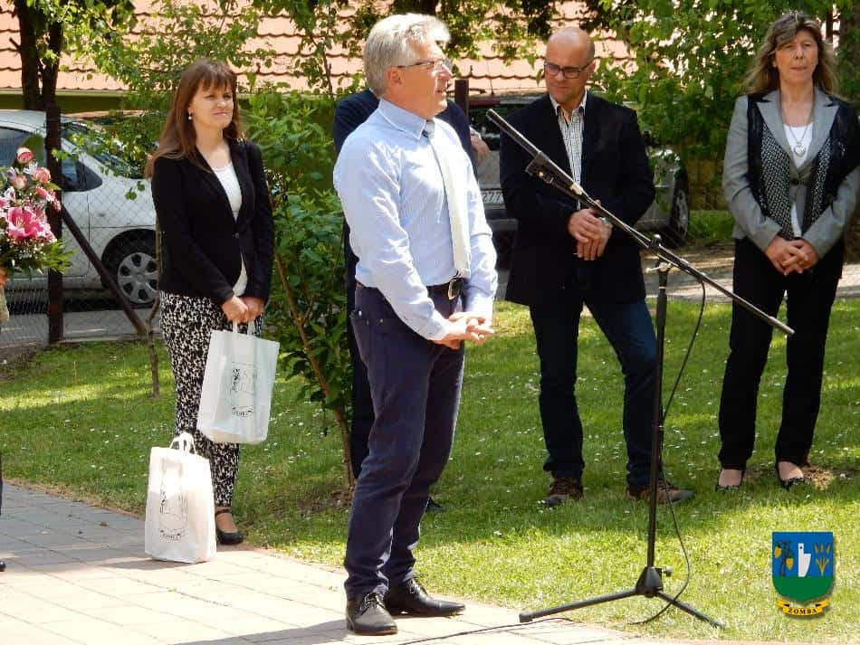 2016. május 6. Játszótér átadás