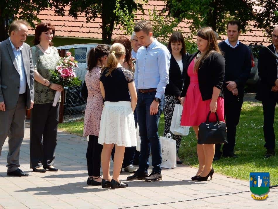 2016. május 6. Játszótér átadás