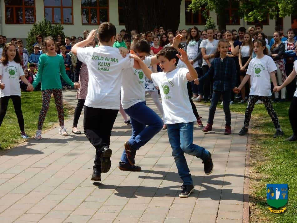2016. május 6. Játszótér átadás