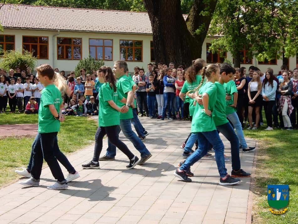 2016. május 6. Játszótér átadás