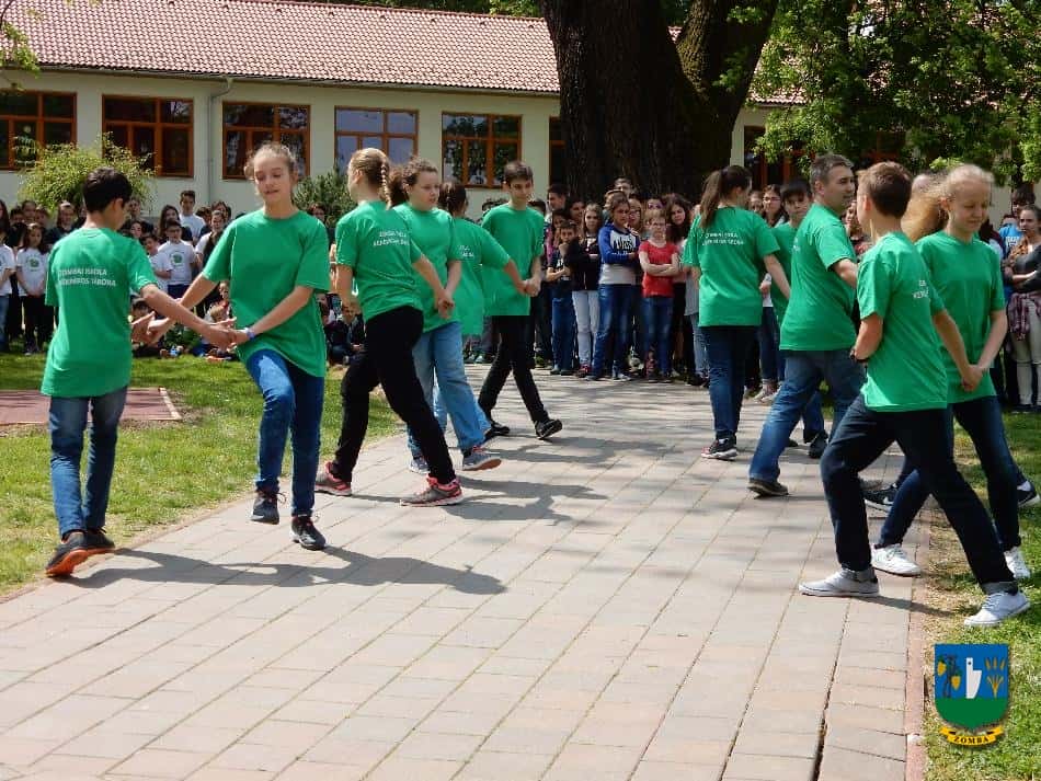 2016. május 6. Játszótér átadás