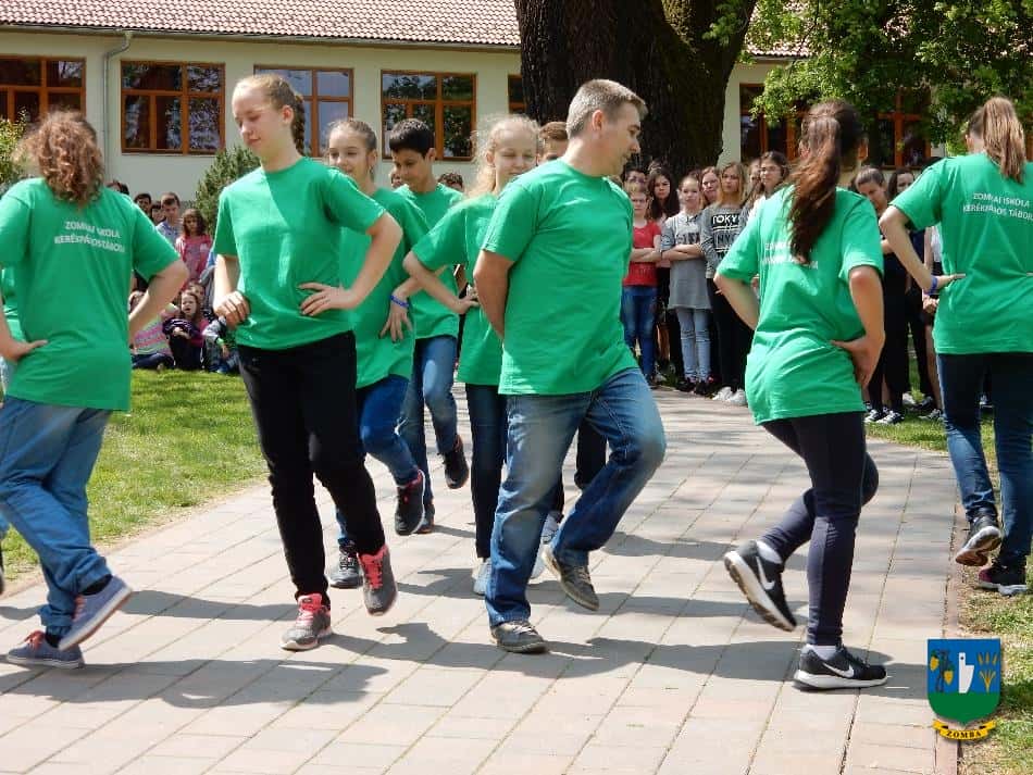 2016. május 6. Játszótér átadás