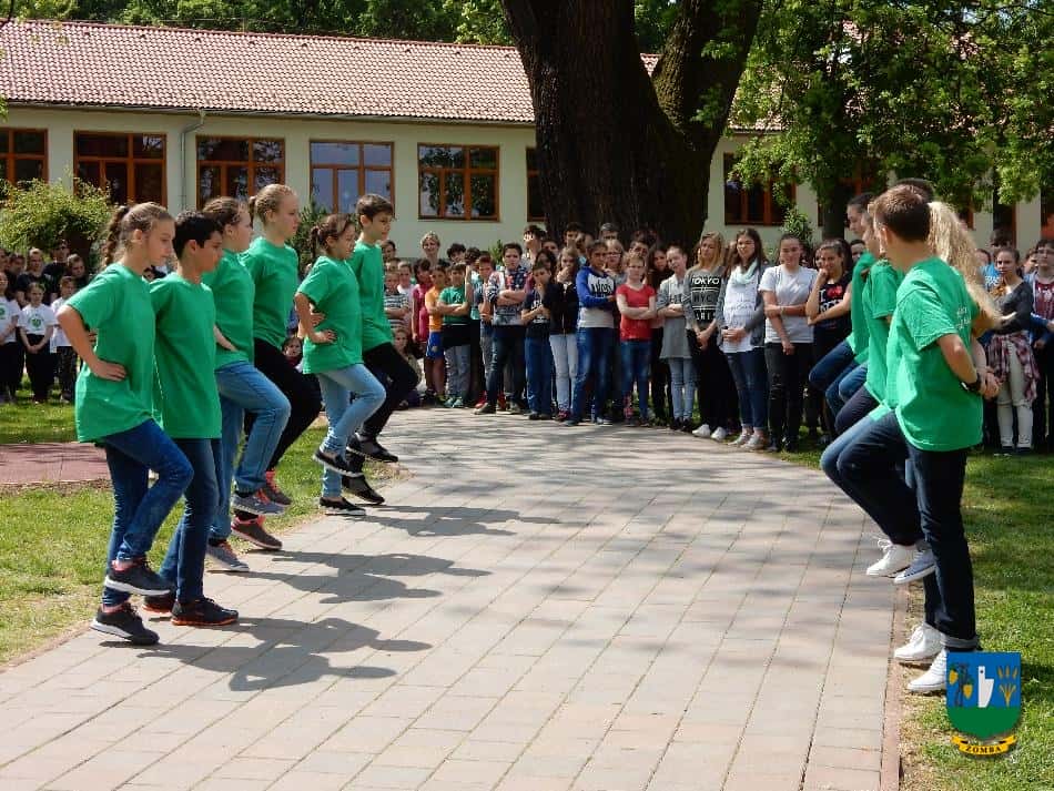 2016. május 6. Játszótér átadás