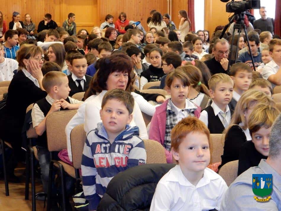 2015. december 18. Iskolás Karácsony
